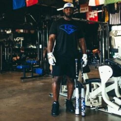 2023 Louisville Slugger Everett Williams 2.0 12" USSSA Slowpitch Softball Bat: WBL2738010 -Apparel Store 2023 Louisville Slugger Everett Williams Pass Em Out Slowpitch Softball bat Lifestyle 3