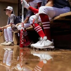 Marucci CATX Senior League (-10) USSSA Baseball Bat: MSBCX10 -Apparel Store Marucci CATX 10 USSSA Baseball Bat MSBCX10 Lifestyle 3