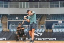 True Temper Dynamic (-3) BBCOR Baseball Bat: BB23DYNAMICB3 -Apparel Store True Temper Dynamic BBCOR Baseball Bat BB23DYNAMIC lifestyle4